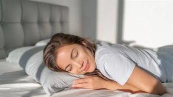 احذر ..مشكلات صحية يسببها النوم على البطن