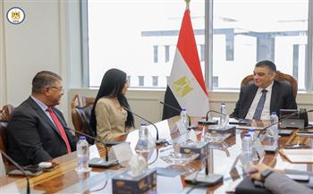  تعاون بين هيئة الشراء الموحد وشركة أمريكية لتعزيز توطين صناعة منتجات دعم صحة المرأة في مصر