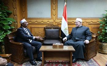 وكيل الأزهر يلتقي وزير الشؤون الدينية بماليزيا لبحث سبل تعزيز التعاون في مجالي التعليم والدعوة