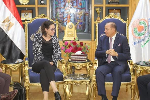 رئيس جامعة المنصورة يستقبل سفيرة المجر لبحث التعاون الأكاديمي والعلمي