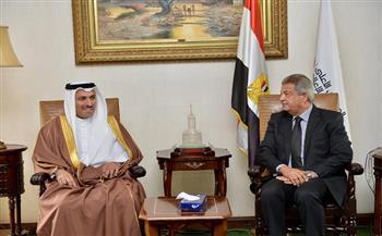 رئيس الأعلى لتنظيم الإعلام ووزير الإعلام البحريني يبحثان تعزيز الشراكة