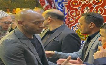 شيكابالا يقدم واجب العزاء في الراحل محمد صبري