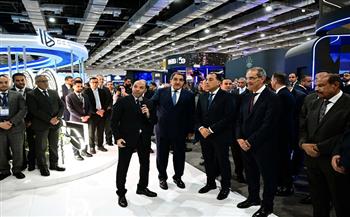 رئيس الوزراء يتفقد أجنحة الجهاز القومي لتنظيم الاتصالات والشركة المصرية للاتصالات والهيئة القومية للبريد