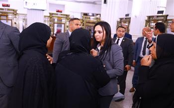 وزيرة التضامن الاجتماعي تزور المقر الرئيسي لبنك ناصر الاجتماعي .. وتتفقد سير العمل 