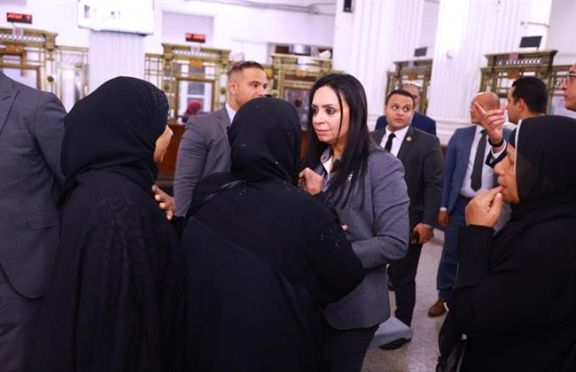 وزيرة التضامن الاجتماعي تزور المقر الرئيسي لبنك ناصر الاجتماعي .. وتتفقد سير العمل 