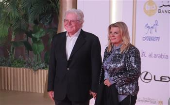 حسين فهمي وزوجته يخطفان الأنظار في فعاليات اليوم الخامس في مهرجان القاهرة السينمائي الدولي 