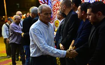 فتحي مبروك يشارك في مراسم العزاء في محمد صبري