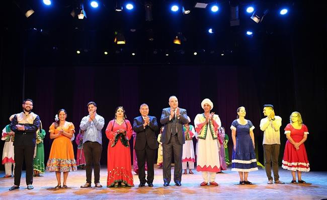 احتفالية بمسرح السامر للاحتفاء بمرور 75 عامًا على العلاقات الدبلوماسية بين مصر وفنزويلا