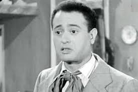 في ذكرى وفاة عبد المنعم إبراهيم.. الضحكة التي خبأت وجعًا طويلًا  