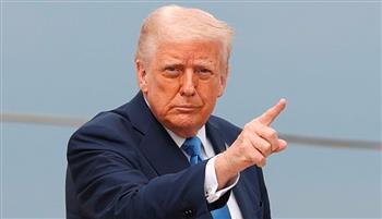 ترامب يقتحم حفل زفاف ويصافح أحد مؤيديه: "هذا الرجل سيدخلني الجنة"