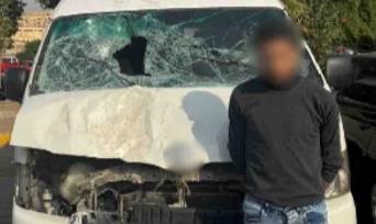 ضبط سائق ميكروباص صدم مواطنًا خلال عبوره الطريق في القطامية