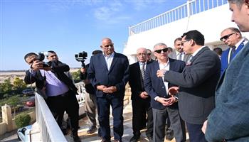 وزير الرياضة ومحافظ الإسماعيلية يتابعان أعمال مركز الابتكار الشبابي والتعلم.. صور