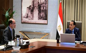 رئيس الوزراء يتابع مع وزير المالية عددا من ملفات عمل الوزارة