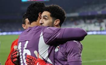 بعد اعتراضه على استبداله.. الشناوي يهنئ شوبير لتألقه في ركلات الترجيح