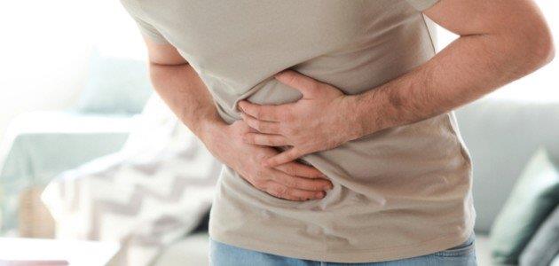 4  أسباب لألم رأس المعدة