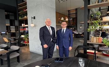 وزير الاستثمار يلتقي رئيس الغرفة التجارية الدولية في جوهانسبرج لبحث التعاون المشترك