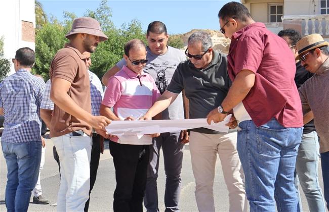 لتحسين الخدمات للمواطنين.. رئيس مدينة الغردقة يتفقد مشروعات التطوير