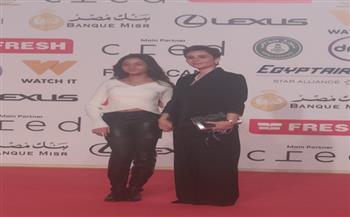 أبطال فيلم "اللي ما يتسماش" يتألقون على السجادة الحمراء في مهرجان القاهرة السينمائي