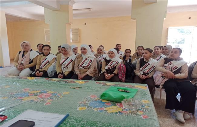 ثقافة أسيوط تحتفل بعيد الطفولة وتواصل الأنشطة التفاعلية بالمدارس 