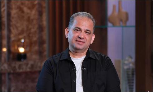 عمرو منير يوضح: "ليه المصريين بيقولوا من حبه ربه حبب فيه خلقه؟"