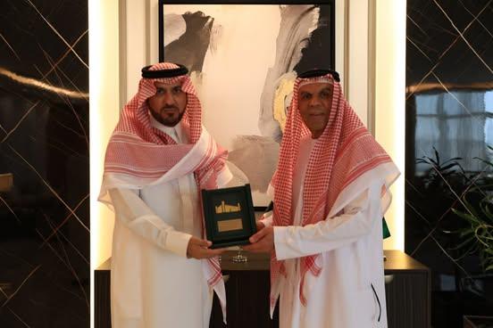 الهيئة العربية للمسرح ومكتب التربية العربي يجتمعان في الرياض لتطوير العمل المشترك