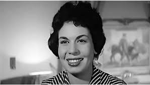 خيرية أحمد.. خمسون عامًا من البهجة في ذكرى وفاتها