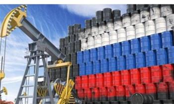 ارتفاع المخزونات الأمريكية يضغط على أسعار النفط وسط ترقب عقوبات روسيا