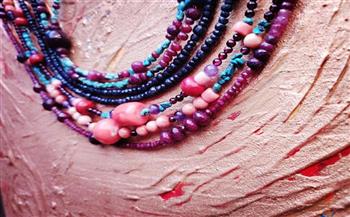 احتفالًا بالمتحف المصرى الكبير.. افتتاح معرض «مصر الجوهرة» للفنانة وفاء ياديس