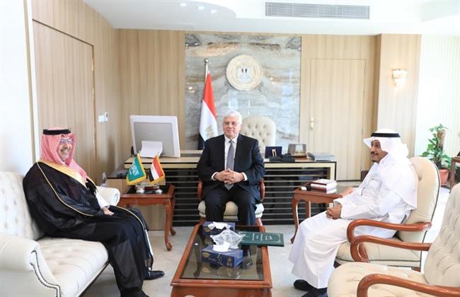 وزير التعليم العالي يبحث سبل تعزيز التعاون مع السفير السعودي بالقاهرة