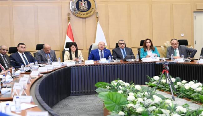 قرارات حاسمة لدعم الصناعة.. كامل الوزير يترأس الاجتماع الـ34 للمجموعة الوزارية للتنمية الصناعية