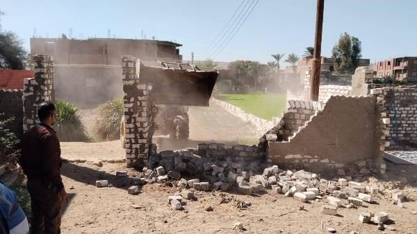 محافظ أسيوط: إزالة 12 حالة تعد على أراض زراعية وبناء مخالف ضمن المرحلة الثالثة من الموجة الـ27