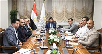 وزير الشباب والرياضة يبحث سبل تعزيز التكامل بين منظومة الطب الرياضي