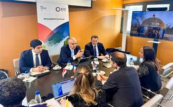 وزير الري يلتقي نائب مدير الوكالة الفرنسية للتنمية على هامش مشاركة في مؤتمر "طموح أفريقيا" 