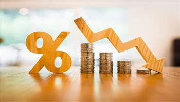 خبير اقتصادي: البنك المركزي يميل إلى خفض الفائدة لتحفيز الاستثمار ومواجهة التضخم| خاص  