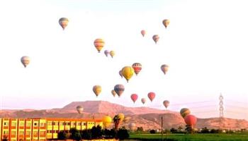 تحليق 55 رحلة بالون طائر في سماء الأقصر تقل 1200 سائح من مختلف الجنسيات