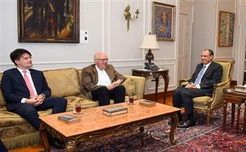 وزير الخارجية يلتقي عضو البرلمان الألماني عن تحالف حزبي الاتحاد الديمقراطي والاشتراكي المسيحيين