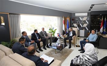 محافظ أسوان يبحث مع وفد بنك القاهرة فرص التوسع في مجالات الاستثمار بالمحافظة