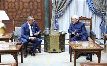 شيخ الأزهر يبحث مع محافظ جنوب سيناء سبل تعزيز التعاون المشترك