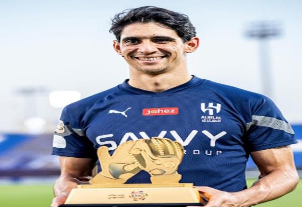 حفل جوائز الكاف.. ياسين بونو يحصد لقب أفضل حارس مرمى