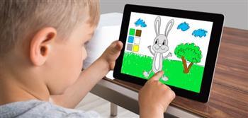 احذر تعرض طفلك للأجهزة الإلكترونية و قتًا طويلًا