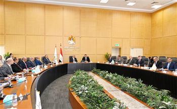 وزير الإسكان ورئيس "العربية للتصنيع" يتابعان موقف تنفيذ مشروعات مبادرة حياة كريمة