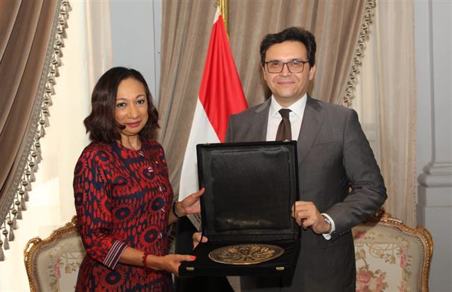 وزير الثقافة يلتقي وزيرة الثقافة والفرنكوفونية في كوت ديفوار لبحث آليات التعاون الثقافي