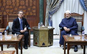 شيخ الأزهر يستقبل وزير شؤون المسلمين في سنغافورة ويناقشان تعزيز العلاقات العلمية والدعويَّة