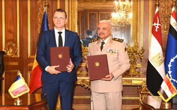 الفريق أول عبد المجيد صقر القائد العام للقوات المسلحة وزير الدفاع والإنتاج الحربى يلتقى وزير الدفاع الرومانى