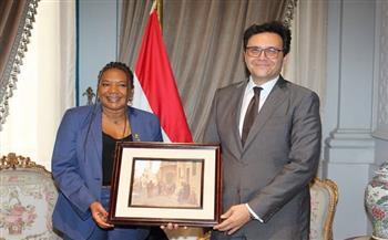 وزير الثقافة يلتقي نظيرته البرازيلية لبحث آفاق التعاون المشترك