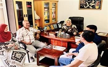 لبحث سُبل تطوير الأداء الفني.. اجتماع مدير عام ثقافة الفيوم بمديري الفرق الفنية