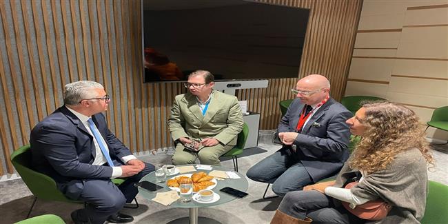 رئيس اقتصادية قناة السويس يلتقي عدد من ممثلي مجتمع المال والأعمال لبحث التعاون المشترك