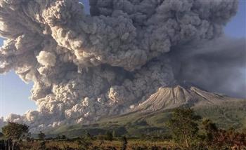 إندونيسيا ترسل فرقًا وخدمات لوجستية لمقاطعة لوماجانج إثر ثوران بركان سيميرو