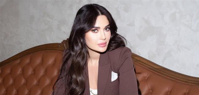 سيرين عبد النور  بإطلالة رسمية  أنيقة 