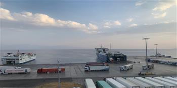 تداول 15 ألف طن و875 شاحنة بضائع عامة ومتنوعة بموانئ البحر الأحمر